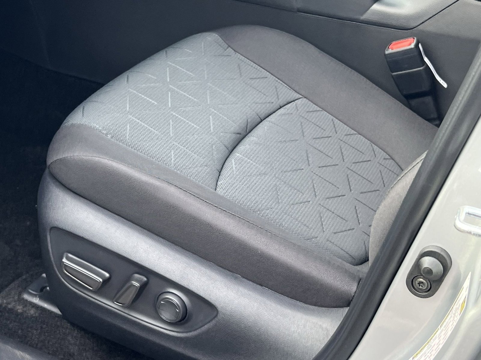 New 2025 Toyota RAV4 XLE image 8