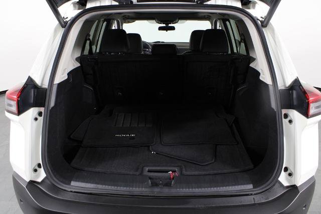 Certified 2022 Nissan Rogue SV w/ SV Premium Package FWD image 18