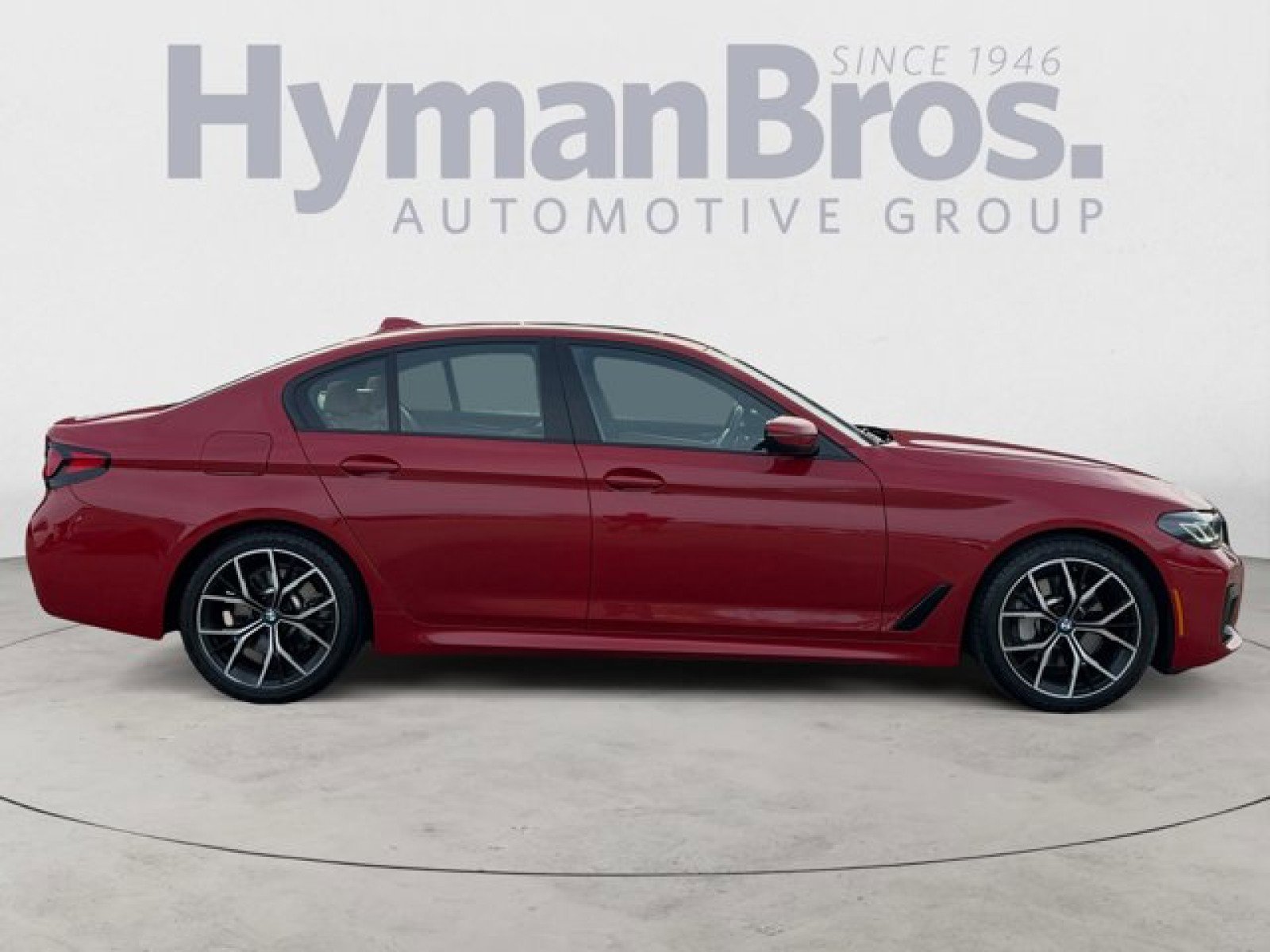 Used 2022 BMW 530i xDrive w/ M Sport Package image 2