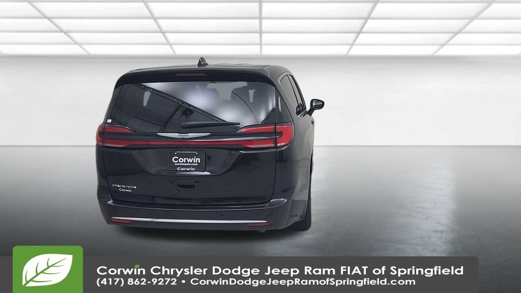 Certified 2024 Chrysler Pacifica Touring-L image 13