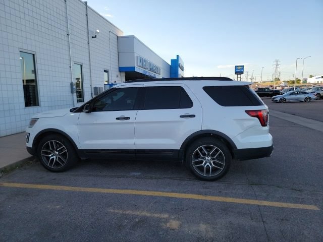 Used 2017 Ford Explorer Sport AWD/4WD image 7