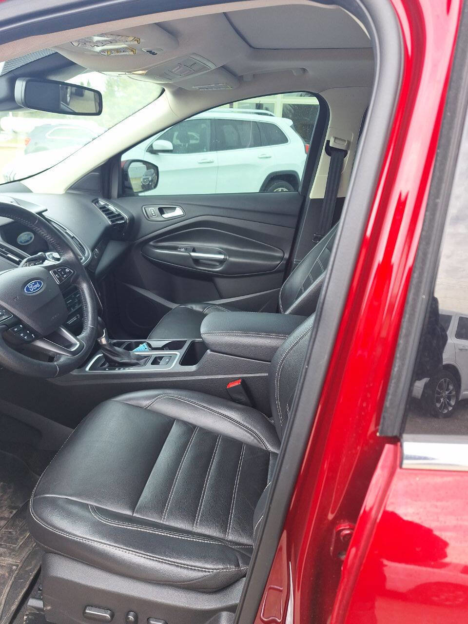 Used 2018 Ford Escape Titanium w/ Ford Safe & Smart Package AWD/4WD image 12