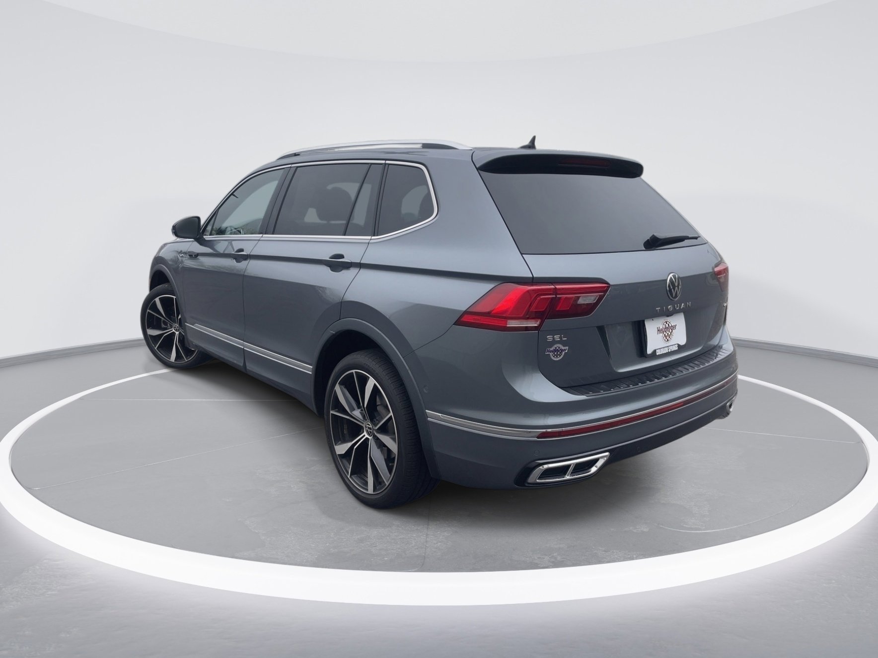 Used 2023 Volkswagen Tiguan SEL R-Line AWD/4WD image 7