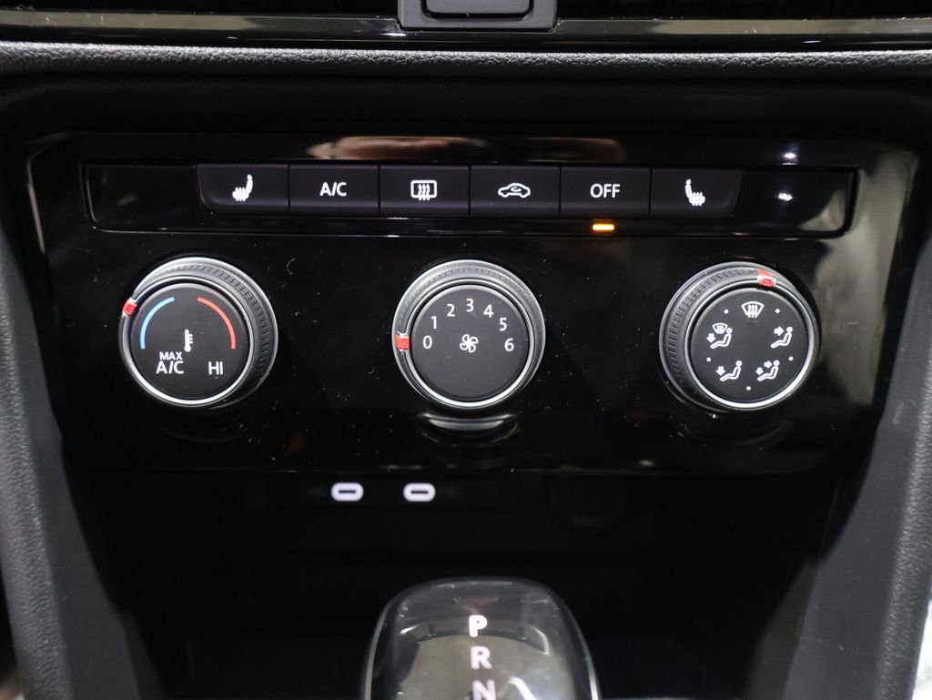 Used 2023 Volkswagen Taos SE w/ Panoramic Sunroof Package image 31