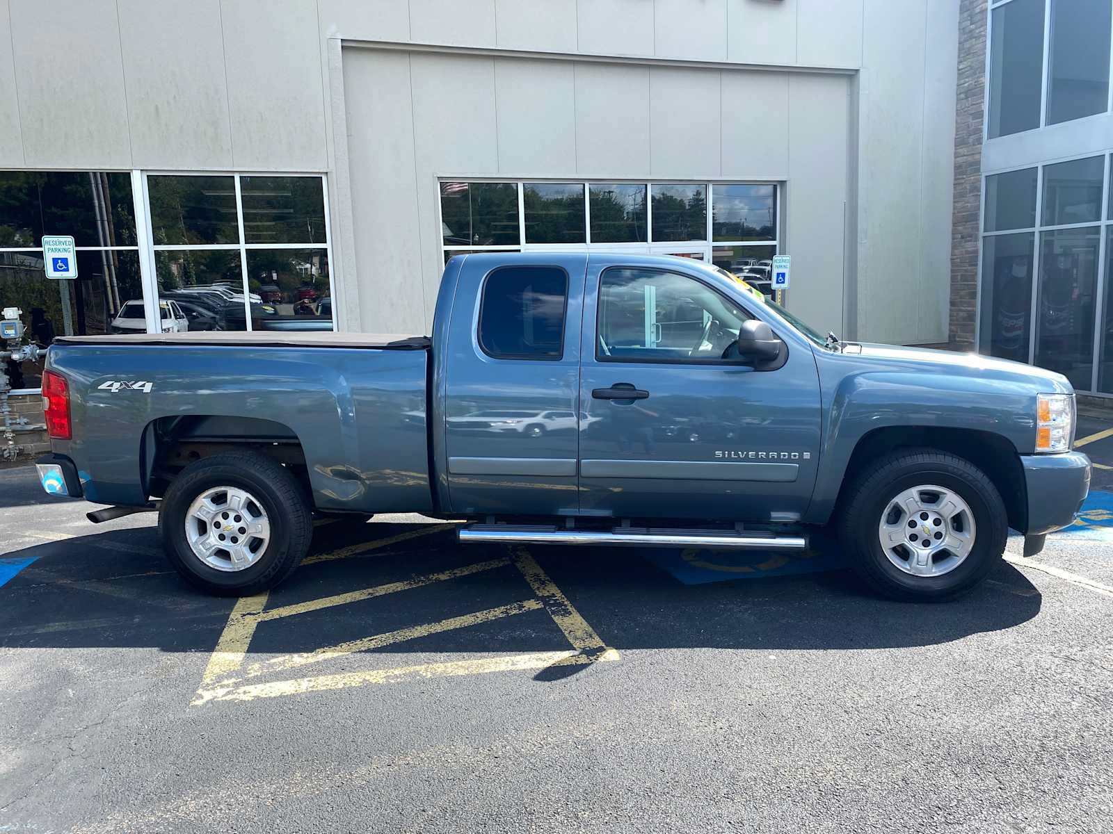 Used 2008 Chevrolet Silverado 1500 LT w/ Power Pack Plus AWD/4WD image 14