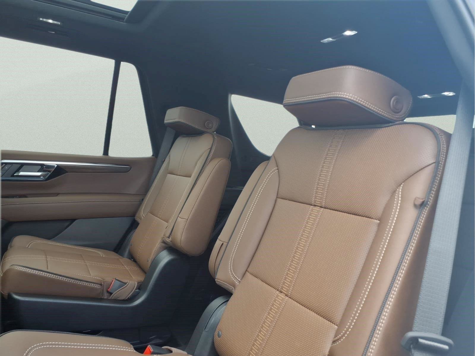New 2026 Chevrolet Tahoe High Country AWD/4WD image 10