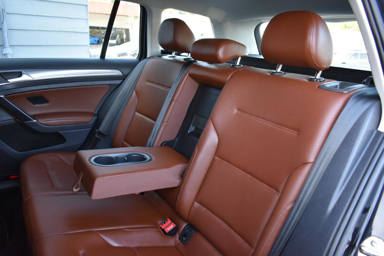 Used 2017 Volkswagen Golf Alltrack S image 28