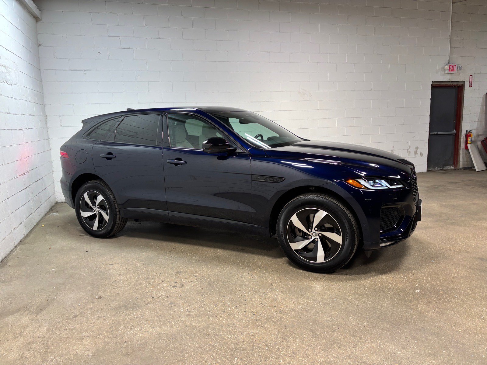 Used 2026 Jaguar F-PACE R-Dynamic S AWD/4WD image 5