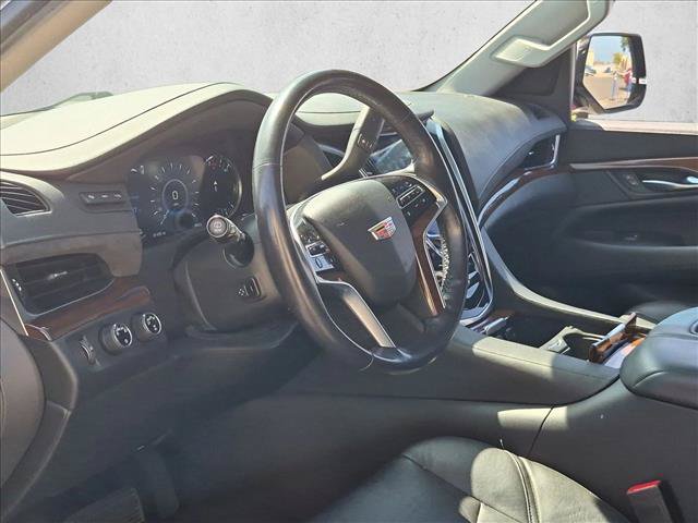 Used 2020 Cadillac Escalade Luxury w/ Escalade Sport Edition AWD/4WD image 9