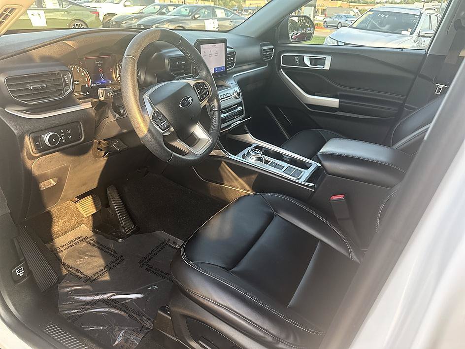 Used 2021 Ford Explorer XLT w/ Equipment Group 202A RWD image 13