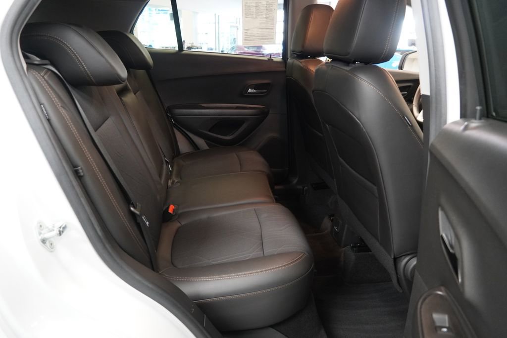 Used 2022 Chevrolet Trax LT w/ Sport Edition image 25