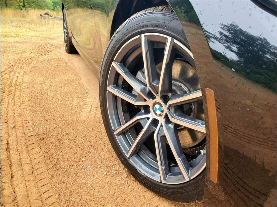 Used 2019 BMW 330i Sedan RWD image 2