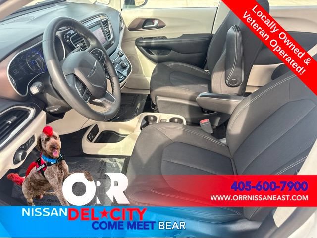 Used 2023 Chrysler Voyager LX FWD image 13