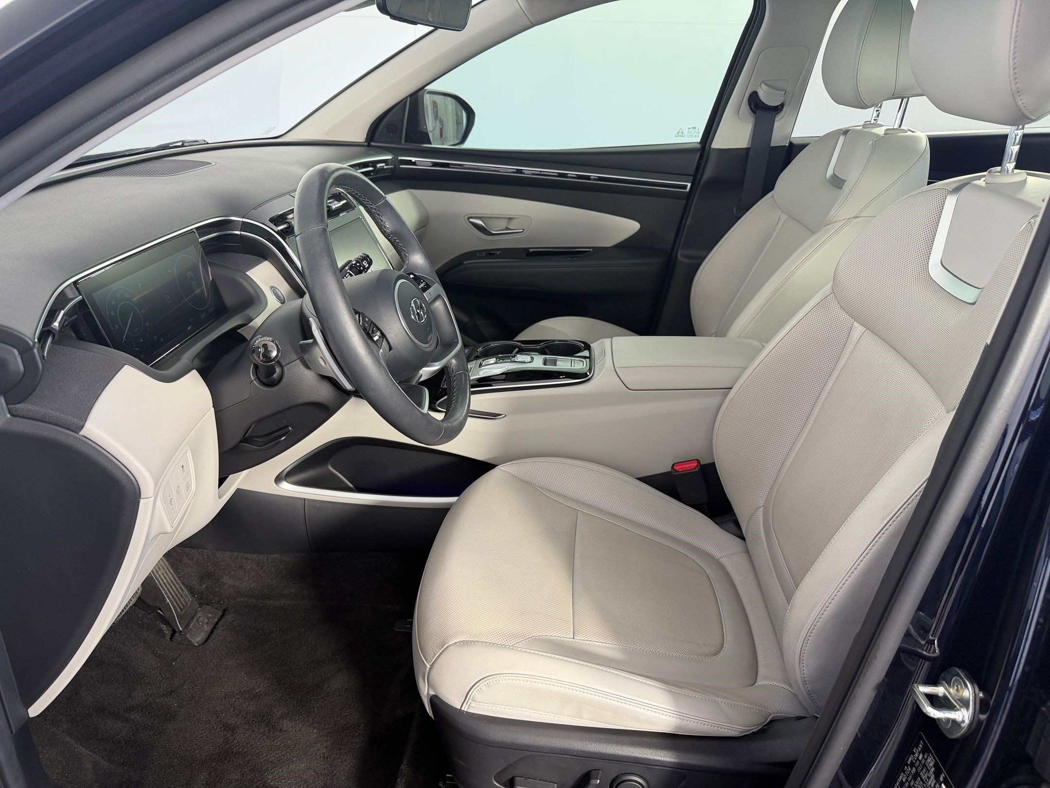 Used 2023 Hyundai Tucson Limited AWD/4WD image 5