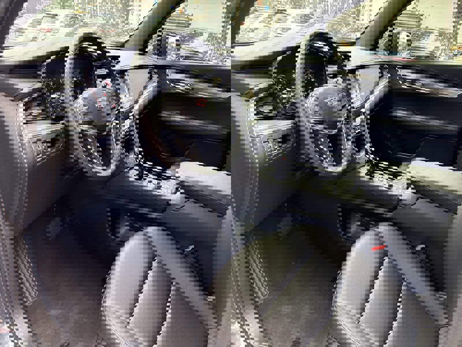 Used 2020 Cadillac XT5 Luxury image 2