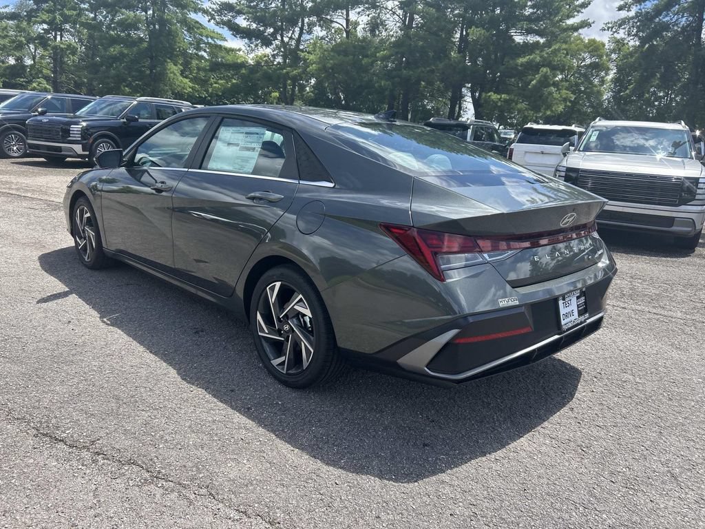 New 2026 Hyundai Elantra Limited FWD image 5