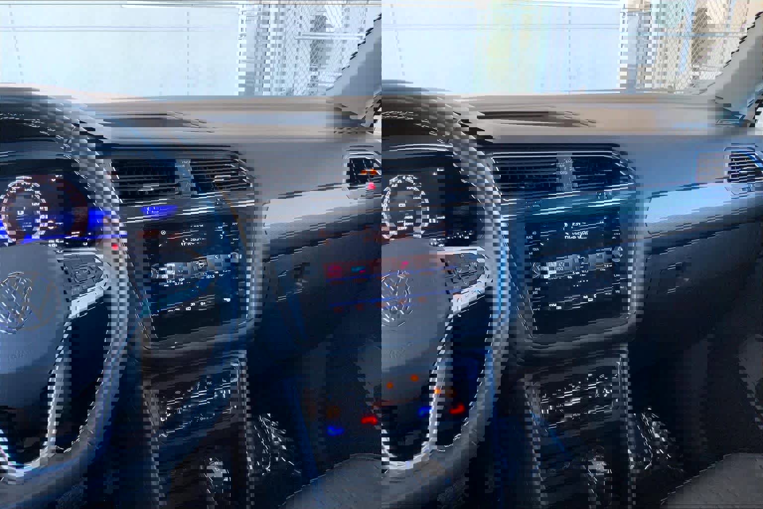 Used 2022 Volkswagen Tiguan SE image 7