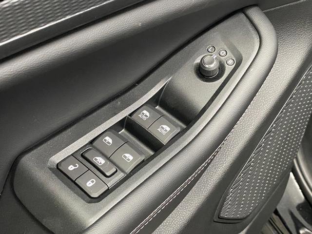 New 2025 Jeep Grand Cherokee Altitude image 30