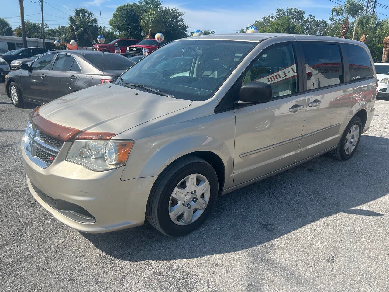 Used 2012 Dodge Grand Caravan SE image 3