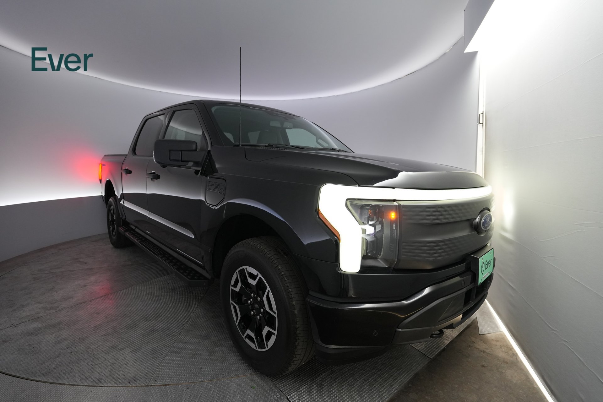 Used 2023 Ford F150 Lightning XLT AWD/4WD image 2