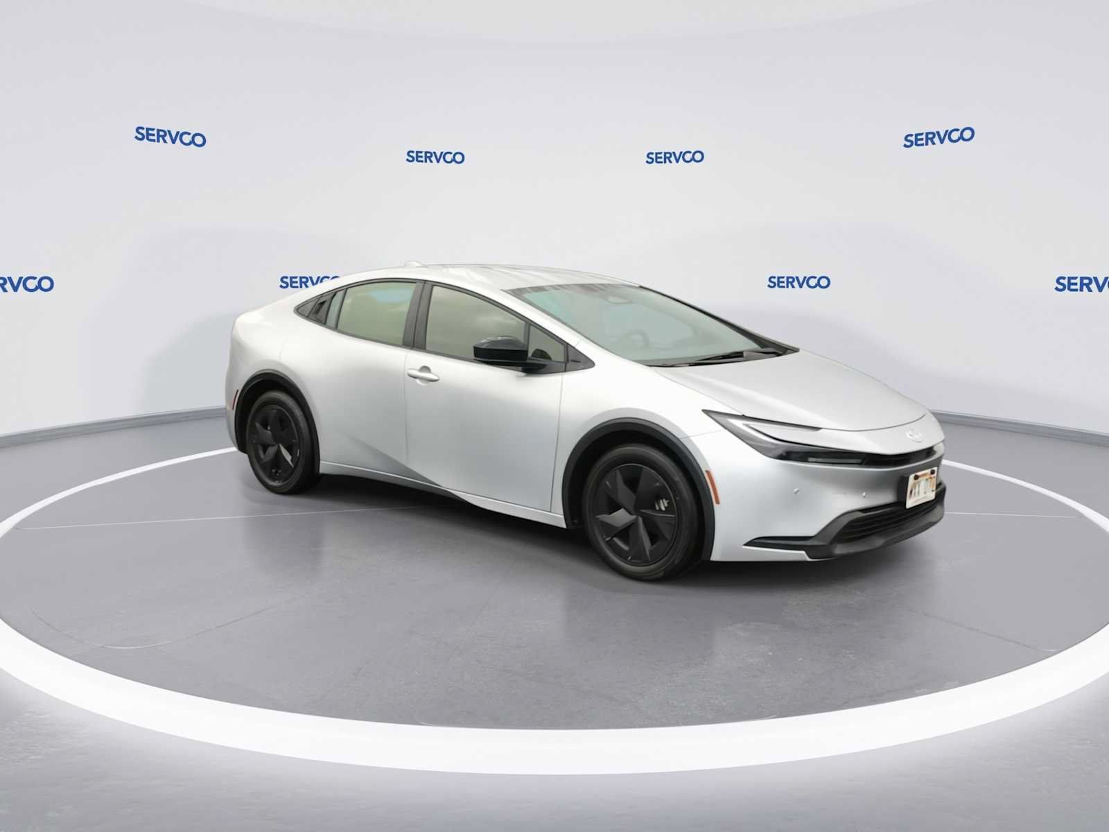 Used 2024 Toyota Prius LE FWD image 2