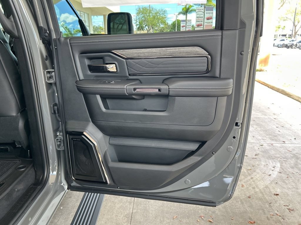 New 2026 RAM 3500 Limited AWD/4WD image 40