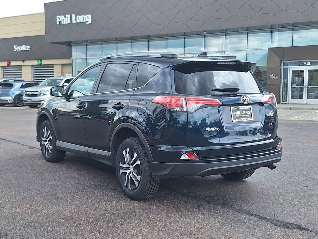 Used 2017 Toyota RAV4 LE FWD image 5
