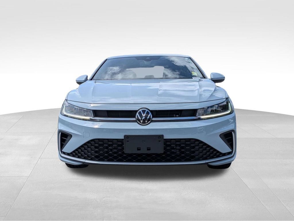 Used 2025 Volkswagen Jetta SE FWD image 8