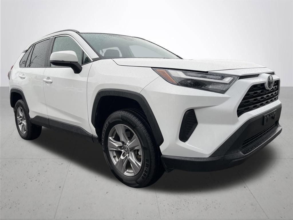 Used 2025 Toyota RAV4 XLE image 3