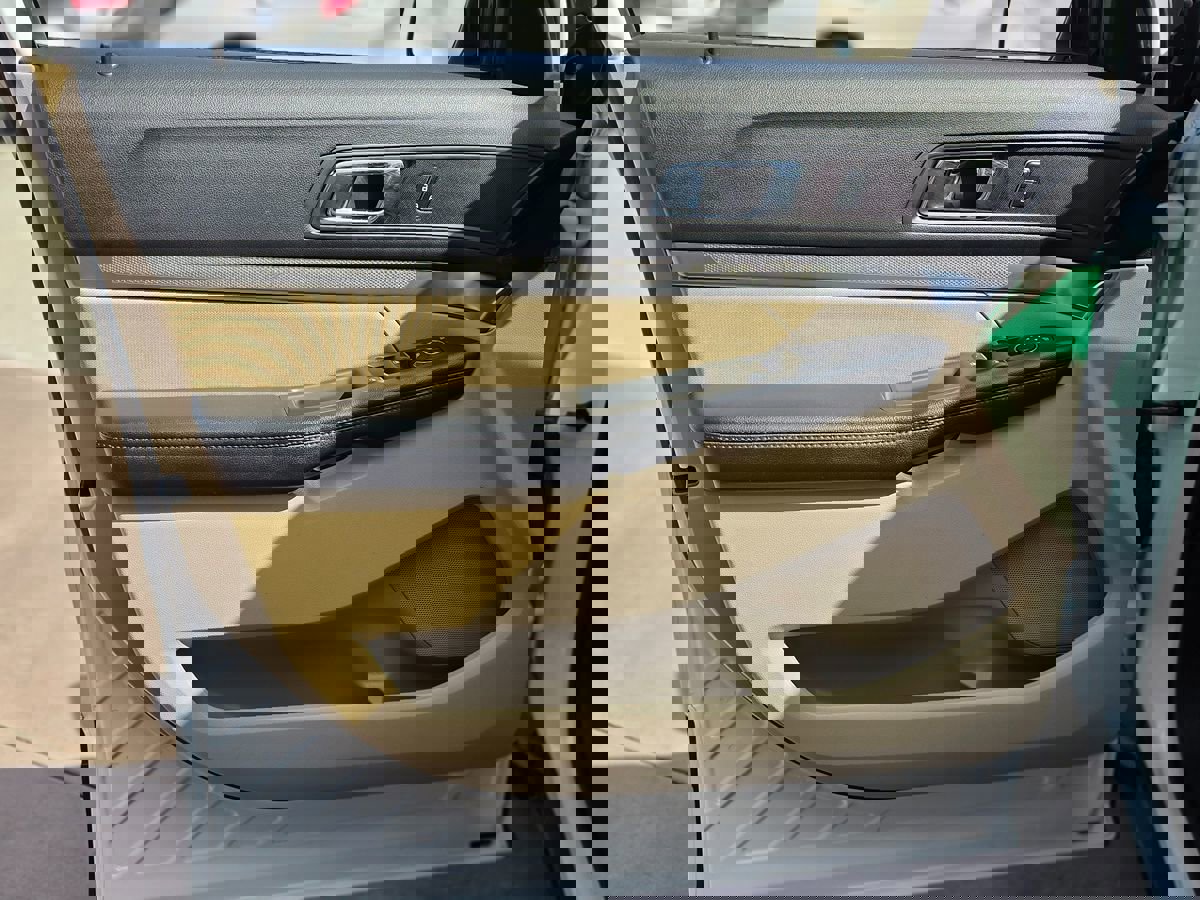 Used 2016 Ford Explorer FWD image 29