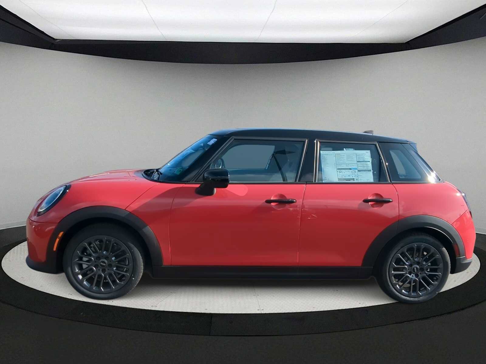 Used 2026 MINI Cooper 4-Door Hardtop FWD image 5