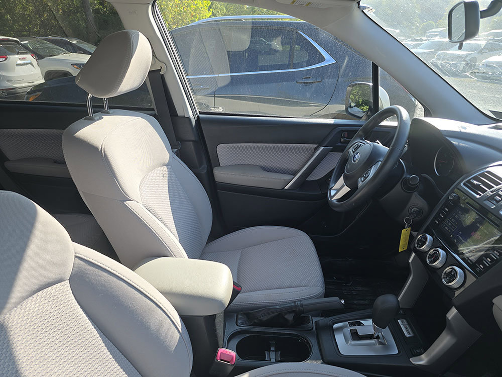 Used 2017 Subaru Forester 2.5i Premium w/ All-Weather Package image 5