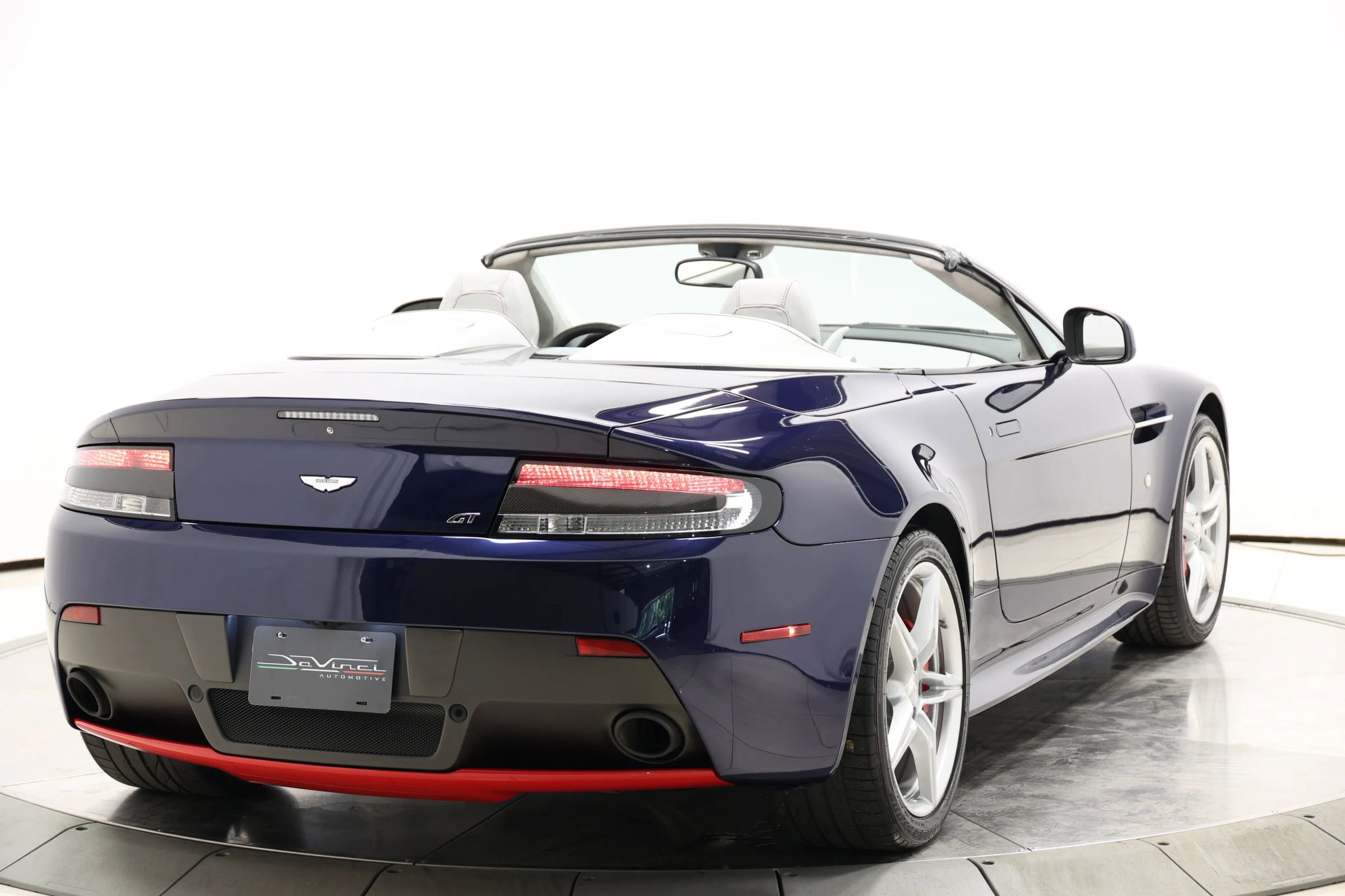 Used 2016 Aston Martin V8 Vantage GT RWD image 4