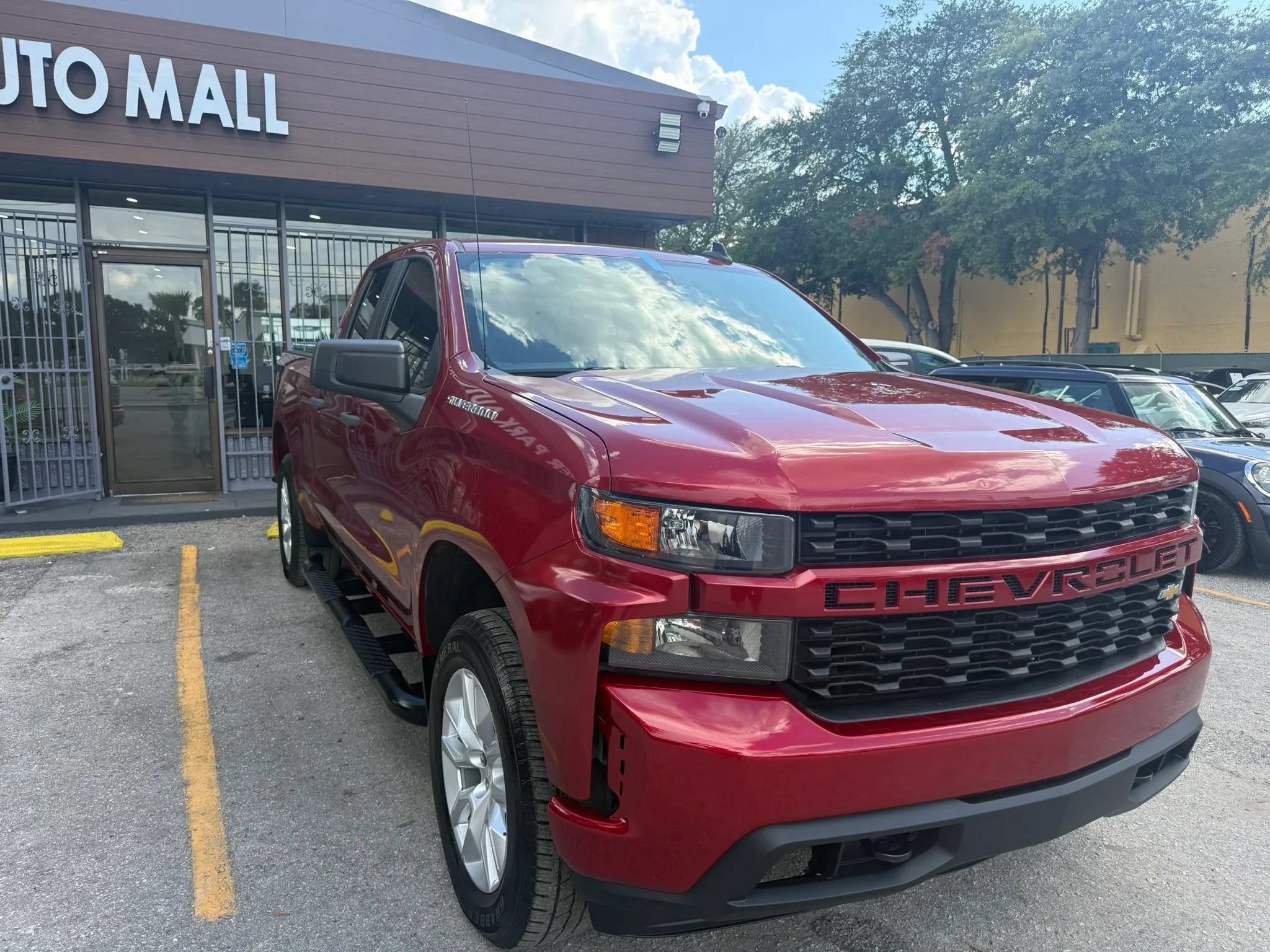 Used 2021 Chevrolet Silverado 1500 Custom RWD image 3
