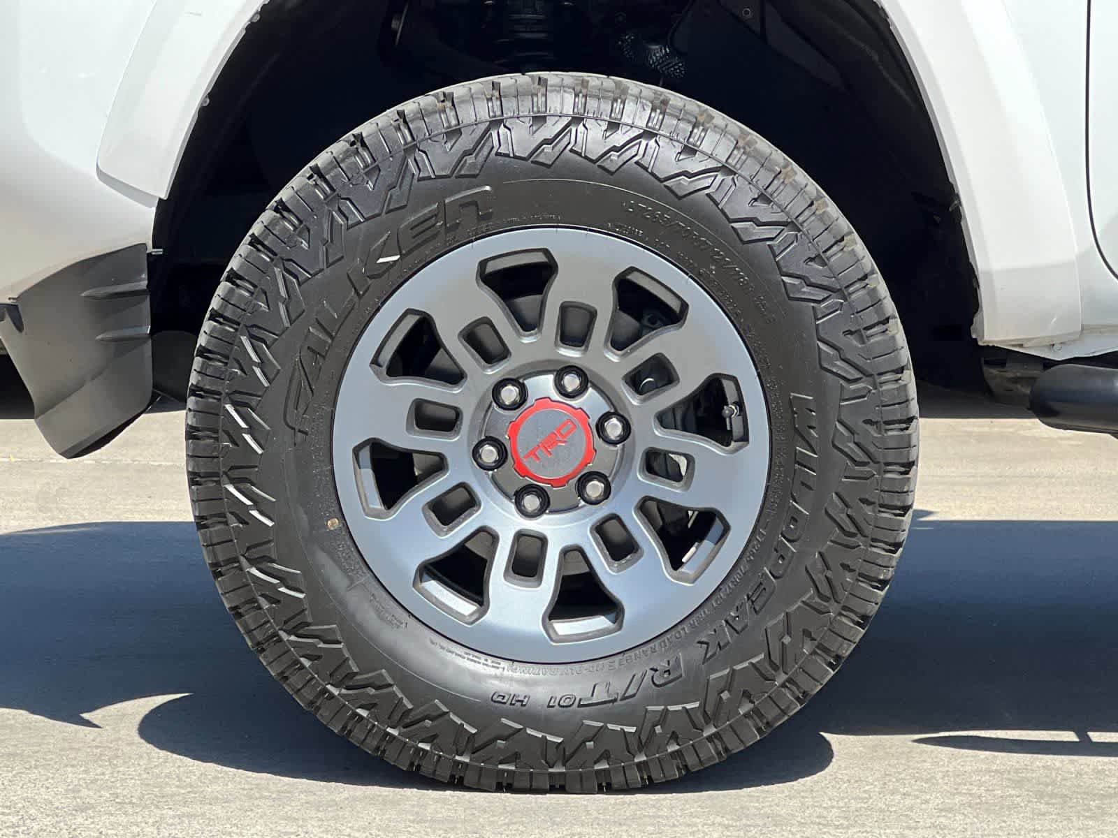 Used 2017 Toyota Tacoma SR5 w/ Tow Package RWD image 25