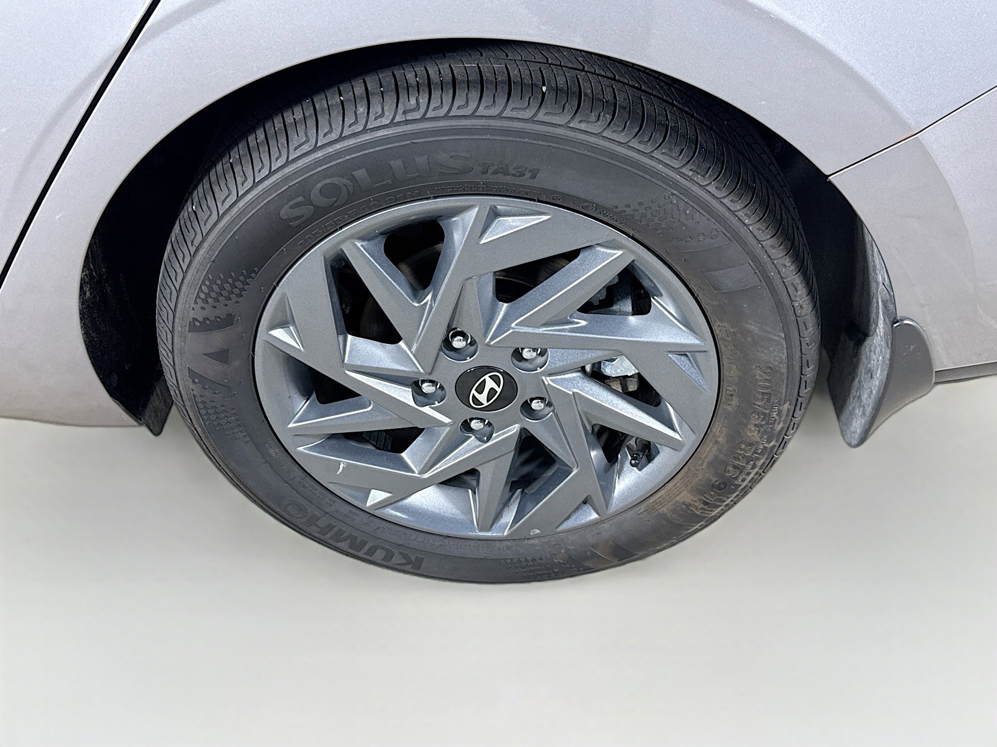 Used 2025 Hyundai Elantra Blue image 35