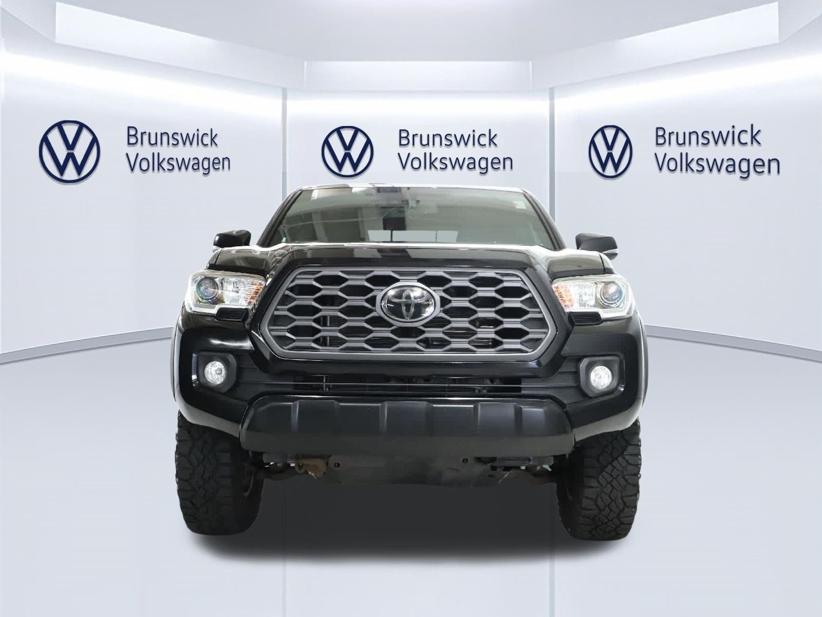 Certified 2020 Toyota Tacoma TRD Off-Road w/ Technology Package AWD/4WD image 5