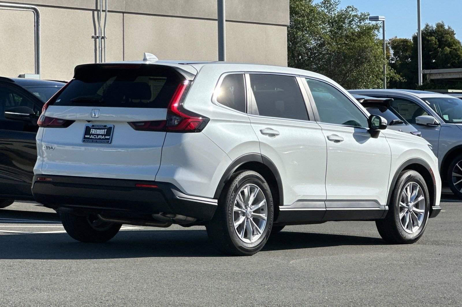 Used 2023 Honda CR-V EX-L image 4