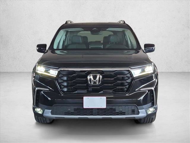 Used 2025 Honda Pilot Touring image 2