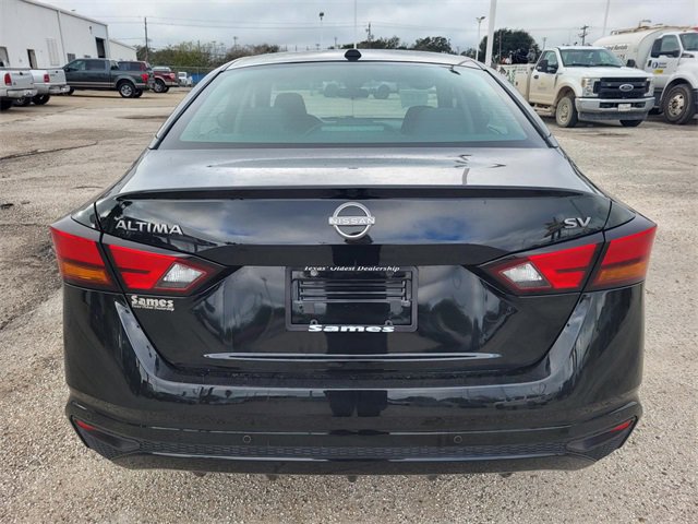 Used 2024 Nissan Altima 2.5 SV image 18
