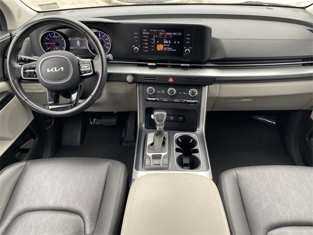 Used 2023 Kia Carnival LX image 14