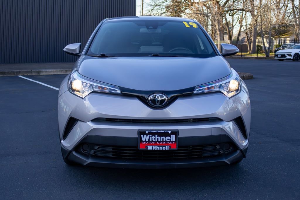 Used 2019 Toyota C-HR XLE FWD image 4