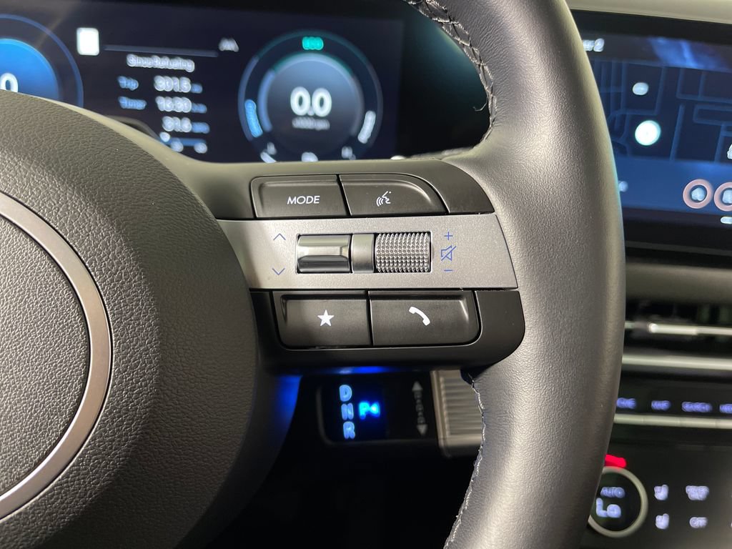 Certified 2025 Hyundai Tucson Limited AWD/4WD image 29