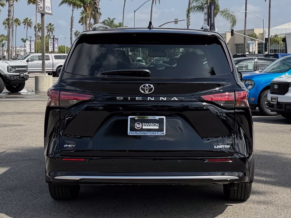 Used 2026 Toyota Sienna Limited FWD image 7