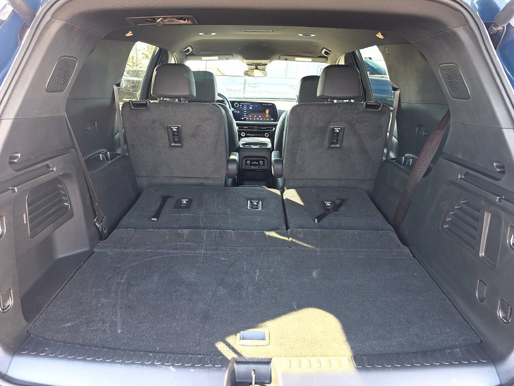 Used 2024 Chevrolet Traverse LT w/ LPO, Floor Liner Package AWD/4WD image 10