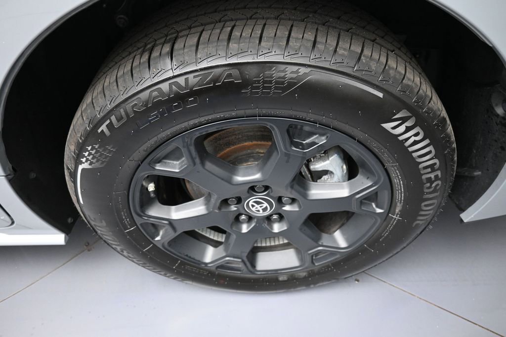 Used 2025 Toyota Sienna XLE Woodland Edition AWD/4WD image 15