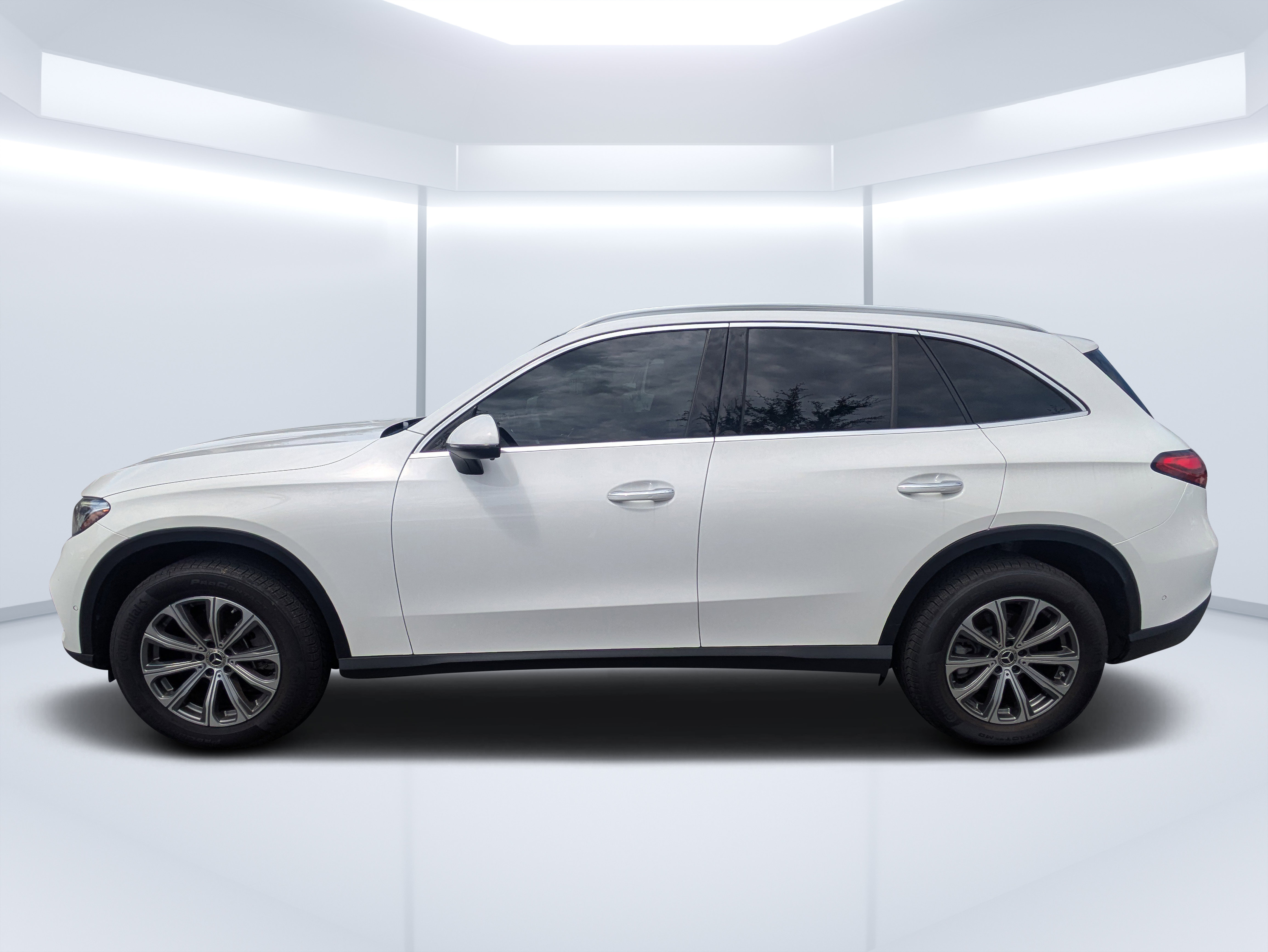 Certified 2025 Mercedes-Benz GLC 300 4MATIC image 5