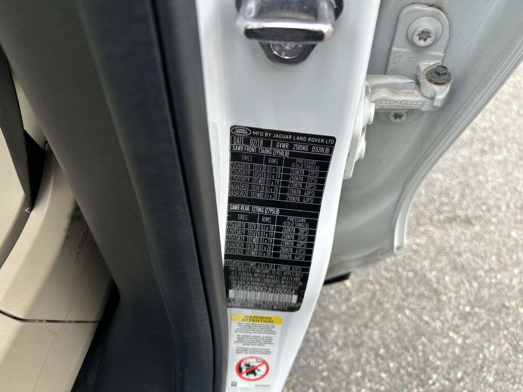 Used 2018 Land Rover Discovery Sport HSE image 35