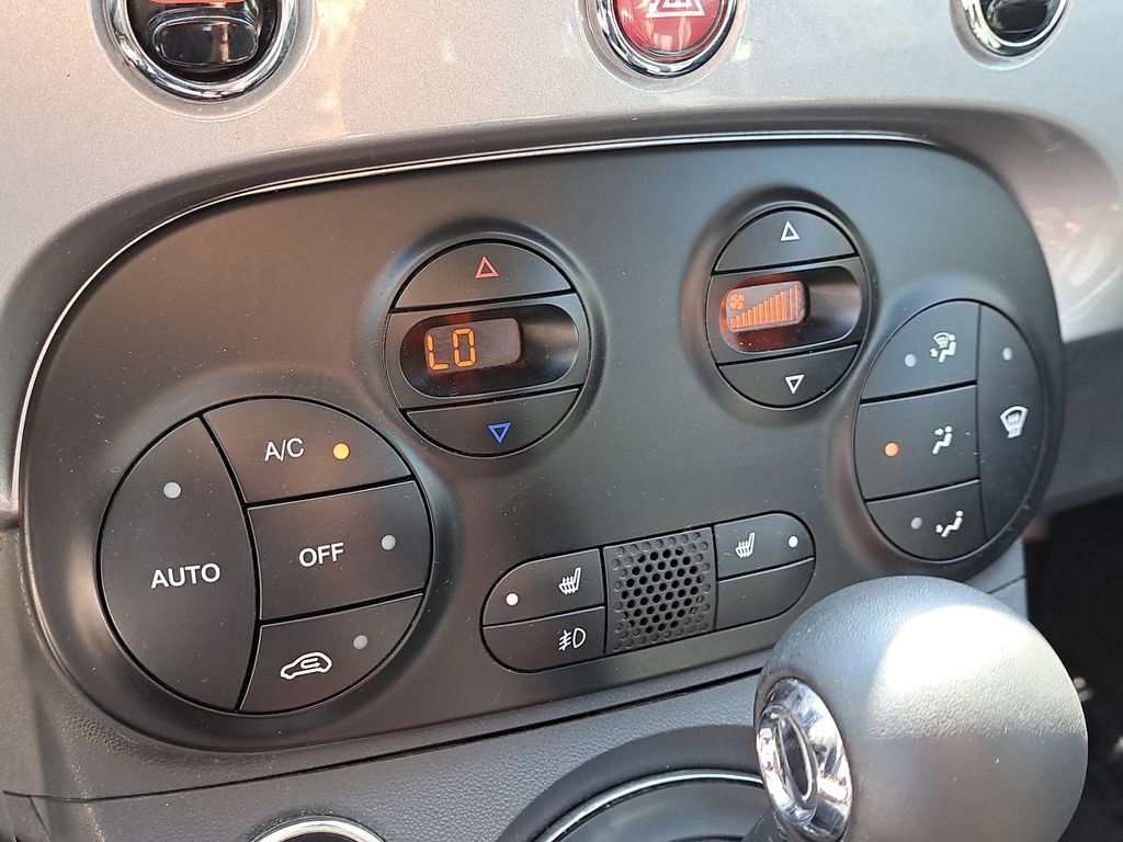 Used 2017 FIAT 500 Lounge image 17