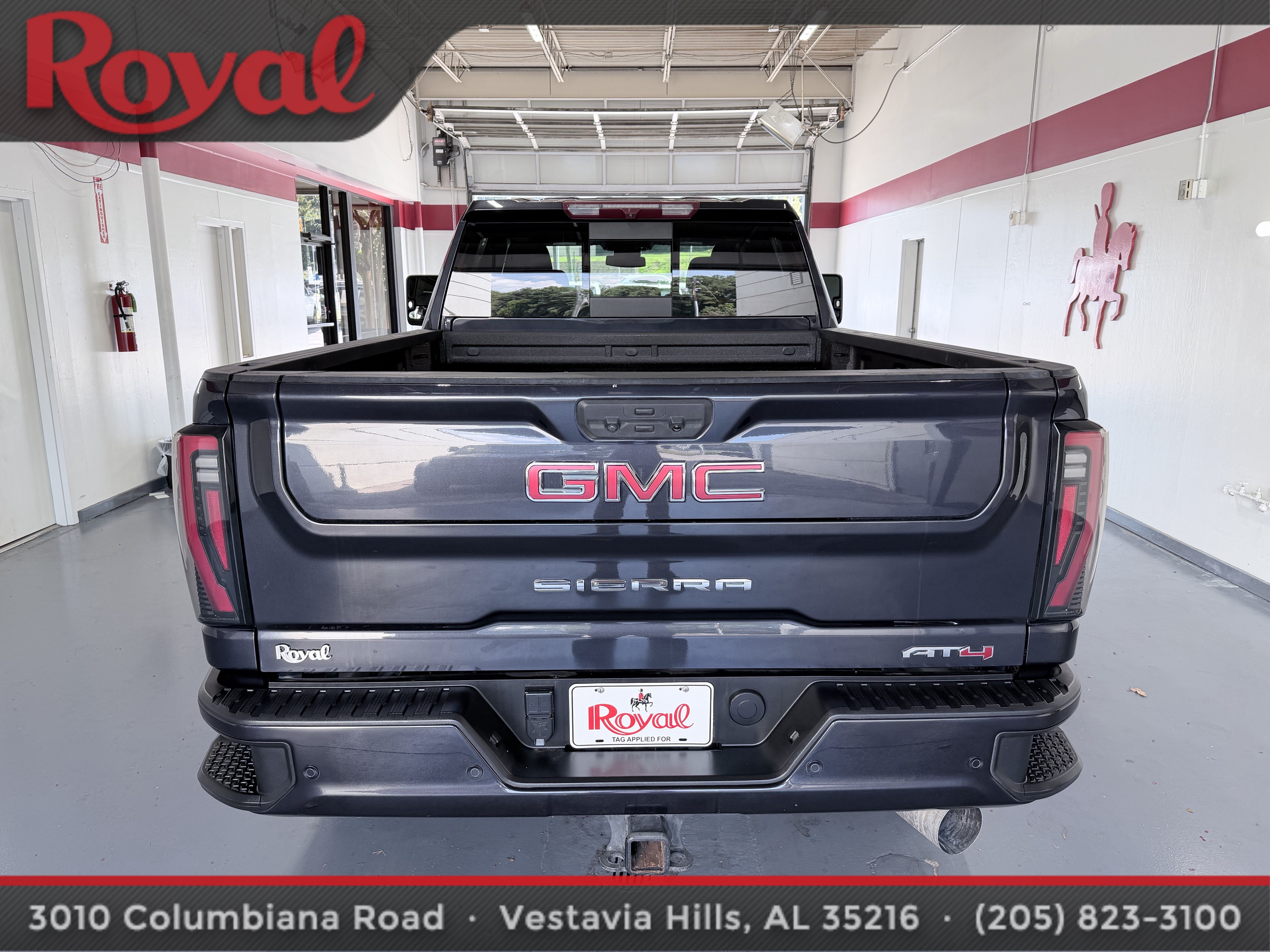 Used 2024 GMC Sierra 2500 AT4 w/ AT4 Preferred Package AWD/4WD image 5